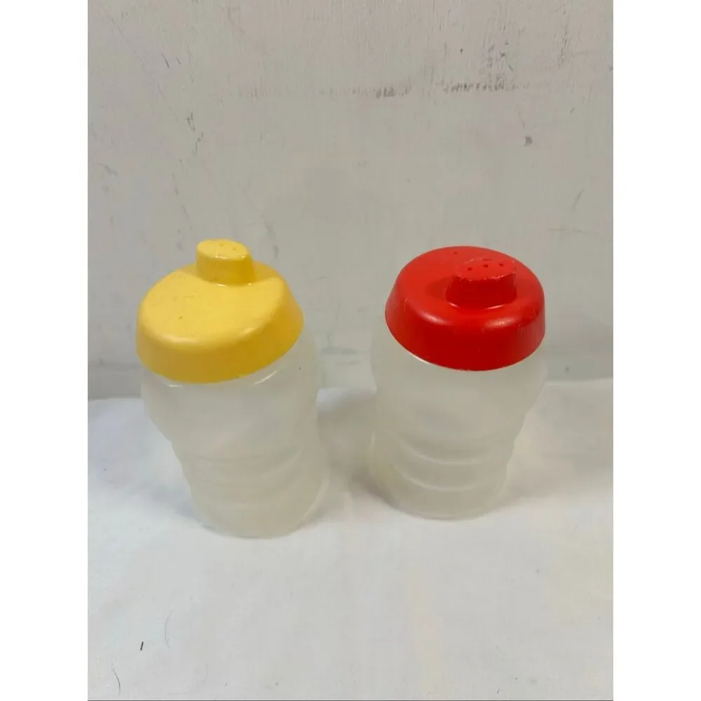 Rubbermaid sippy cups vintage scuffs 9oz‎